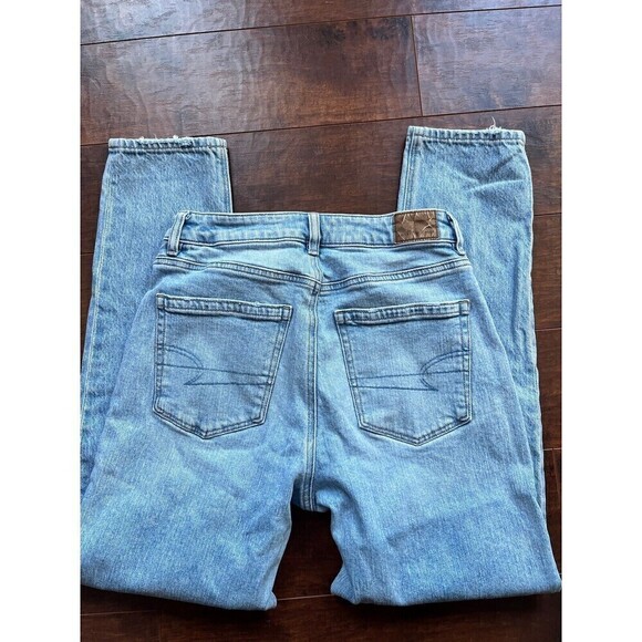American Eagle Womens Light Wash Mom Jean Size 2 - Picture 8 of 8